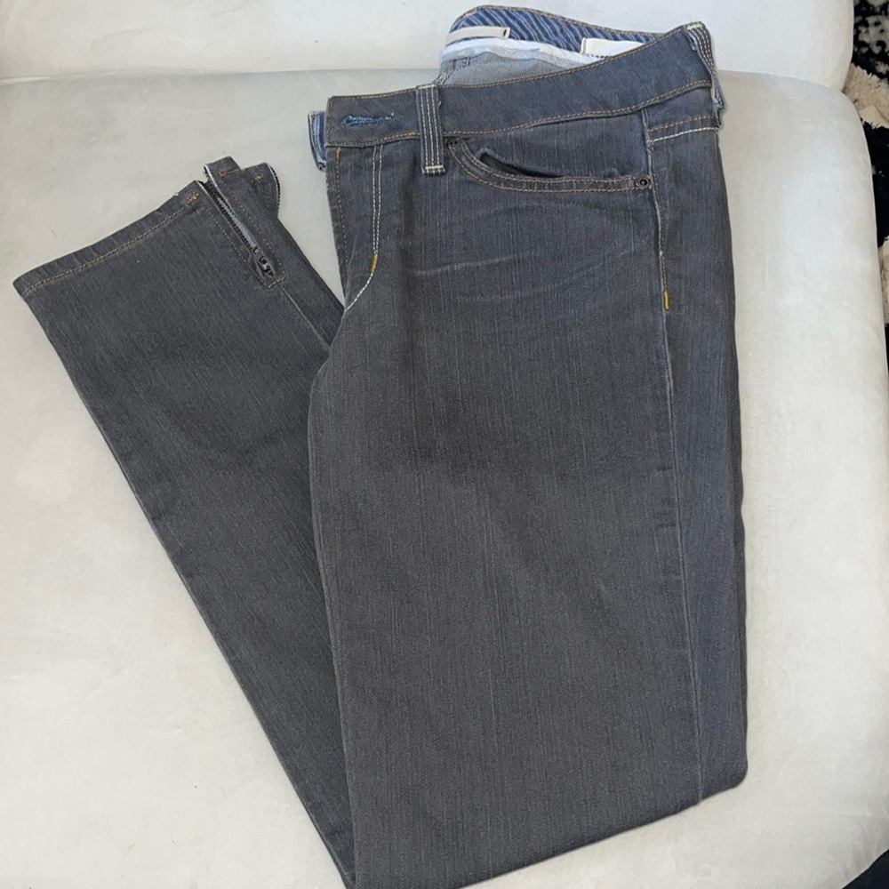 GAP Vintage Summer 2008 Gray Jeans Women’s Size 26 with zipper ankle.